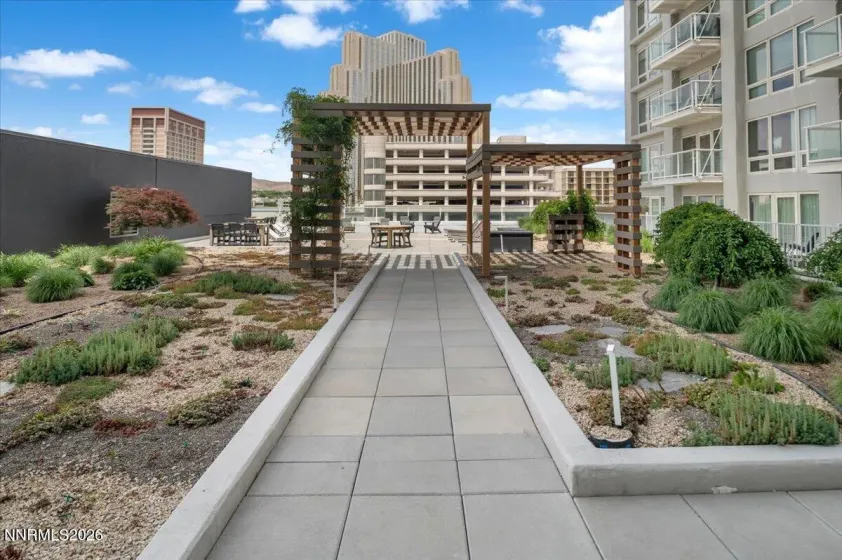 255 Sierra, Reno, Nevada 89501, 2 Bedrooms Bedrooms, ,3 BathroomsBathrooms,Residential,Residential,Sierra,260005474