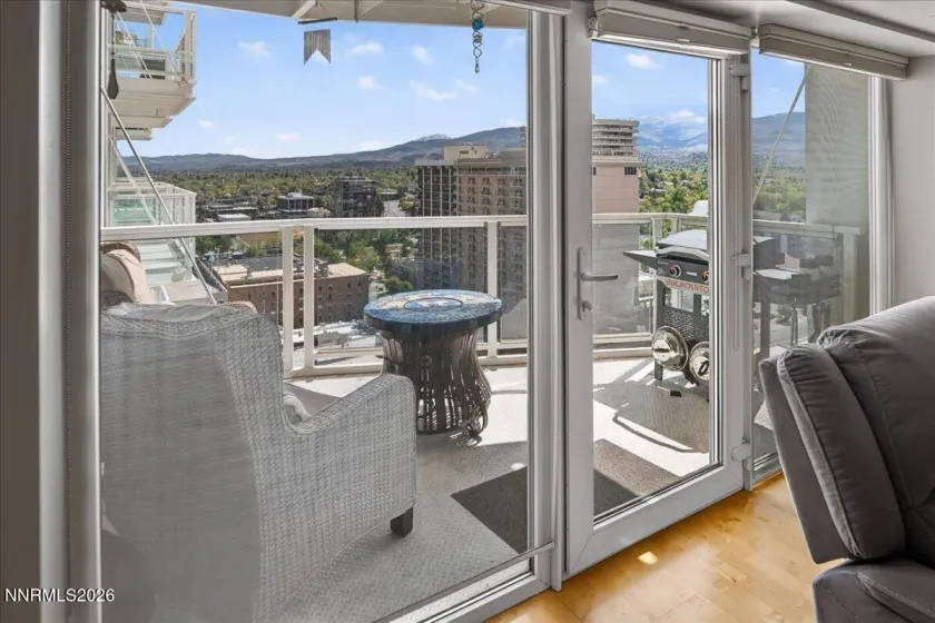 255 Sierra, Reno, Nevada 89501, 2 Bedrooms Bedrooms, ,3 BathroomsBathrooms,Residential,Residential,Sierra,260005474