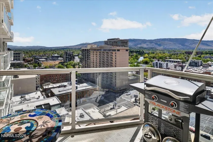 255 Sierra, Reno, Nevada 89501, 2 Bedrooms Bedrooms, ,3 BathroomsBathrooms,Residential,Residential,Sierra,260005474