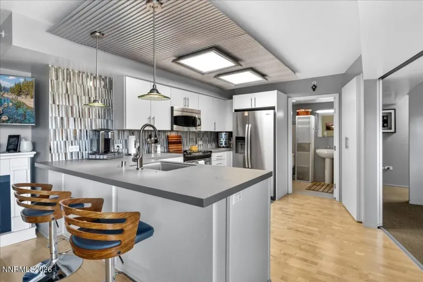 255 Sierra, Reno, Nevada 89501, 2 Bedrooms Bedrooms, ,3 BathroomsBathrooms,Residential,Residential,Sierra,260005474