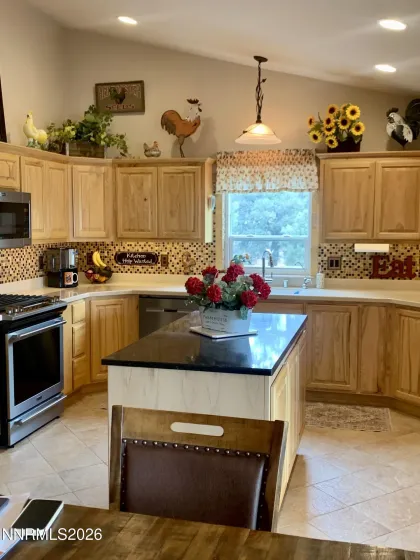 1530 Moss, Gardnerville, Nevada 89410, 3 Bedrooms Bedrooms, ,3 BathroomsBathrooms,Residential,Residential,Moss,260005477