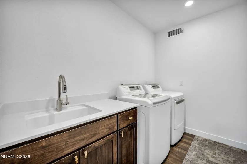 2926 Earthstone, Sparks, Nevada 89436, 4 Bedrooms Bedrooms, ,3 BathroomsBathrooms,Residential,Residential,Earthstone,260005483
