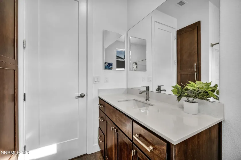 2926 Earthstone, Sparks, Nevada 89436, 4 Bedrooms Bedrooms, ,3 BathroomsBathrooms,Residential,Residential,Earthstone,260005483