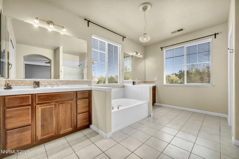 7305 Windswept, Sparks, Nevada 89436, 4 Bedrooms Bedrooms, ,3 BathroomsBathrooms,Residential,Residential,Windswept,260005484