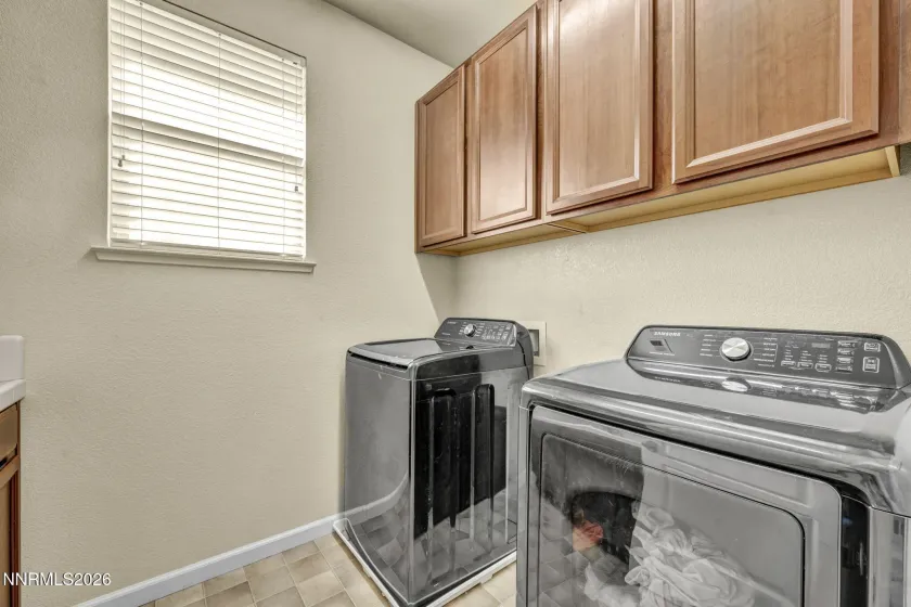 7305 Windswept, Sparks, Nevada 89436, 4 Bedrooms Bedrooms, ,3 BathroomsBathrooms,Residential,Residential,Windswept,260005484