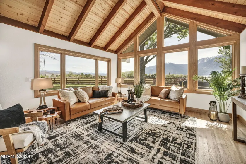 1097 Meadowlark, Gardnerville, Nevada 89460, 5 Bedrooms Bedrooms, ,3 BathroomsBathrooms,Residential,Residential,Meadowlark,260005485