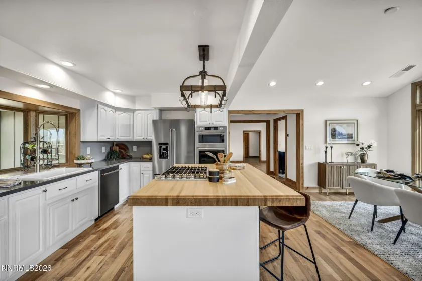1097 Meadowlark, Gardnerville, Nevada 89460, 5 Bedrooms Bedrooms, ,3 BathroomsBathrooms,Residential,Residential,Meadowlark,260005485