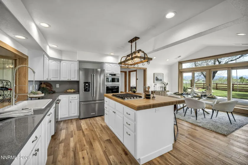 1097 Meadowlark, Gardnerville, Nevada 89460, 5 Bedrooms Bedrooms, ,3 BathroomsBathrooms,Residential,Residential,Meadowlark,260005485