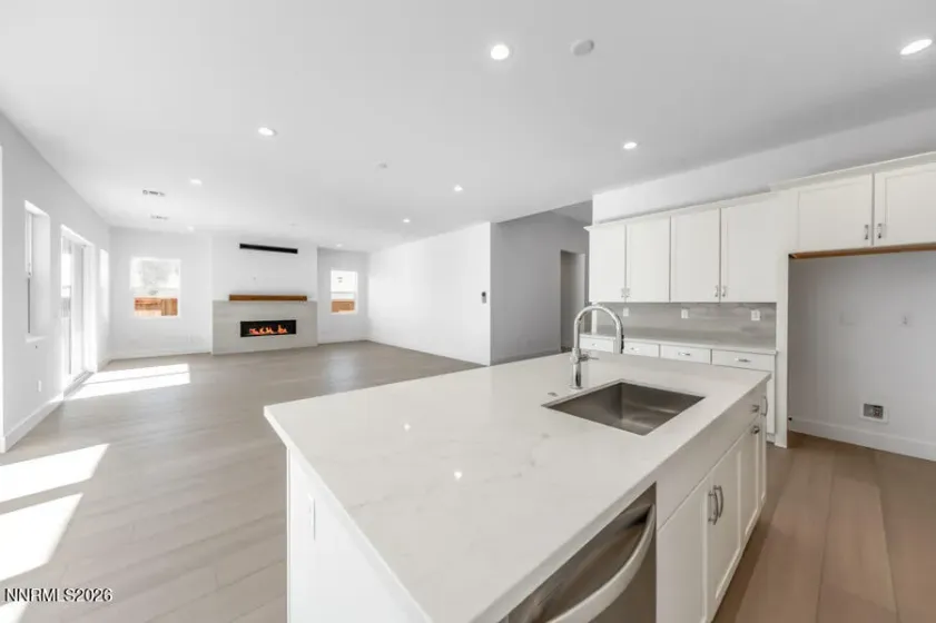 520 Hutchinson, Sparks, Nevada 89441, 4 Bedrooms Bedrooms, ,4 BathroomsBathrooms,Residential,Residential,Hutchinson,260005495