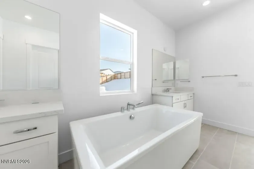 520 Hutchinson, Sparks, Nevada 89441, 4 Bedrooms Bedrooms, ,4 BathroomsBathrooms,Residential,Residential,Hutchinson,260005495