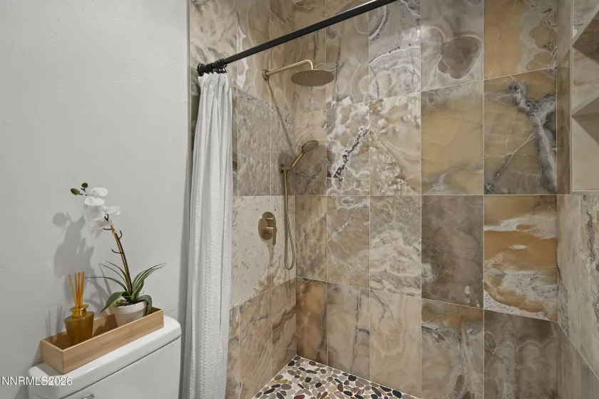 807 Alder, Incline Village, Nevada 89451, 2 Bedrooms Bedrooms, ,2 BathroomsBathrooms,Residential,Residential,Alder,260005499
