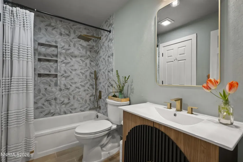 807 Alder, Incline Village, Nevada 89451, 2 Bedrooms Bedrooms, ,2 BathroomsBathrooms,Residential,Residential,Alder,260005499