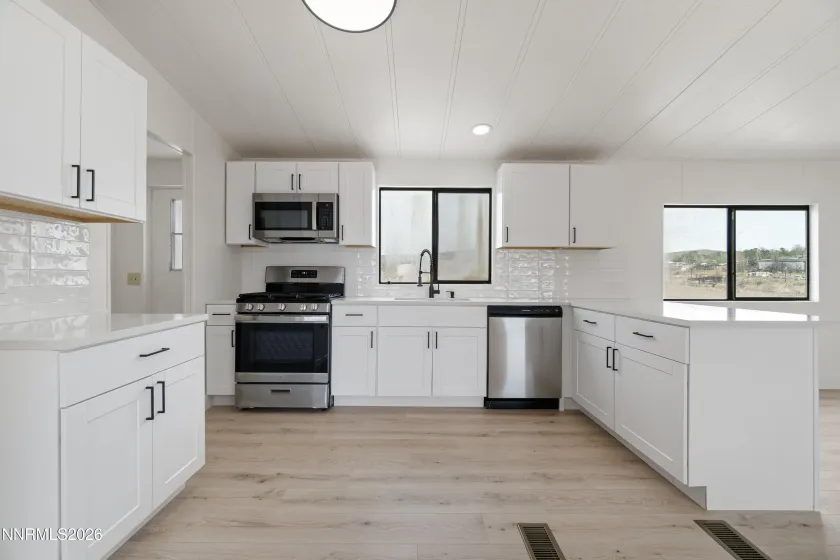 8070 Iroquois, Stagecoach, Nevada 89429, 3 Bedrooms Bedrooms, ,2 BathroomsBathrooms,Residential,Residential,Iroquois,260005508