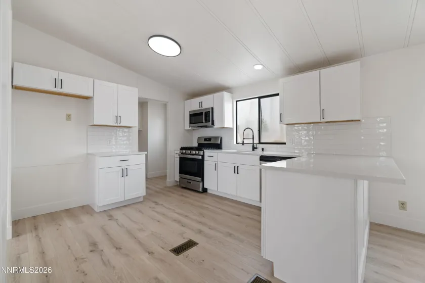 8070 Iroquois, Stagecoach, Nevada 89429, 3 Bedrooms Bedrooms, ,2 BathroomsBathrooms,Residential,Residential,Iroquois,260005508