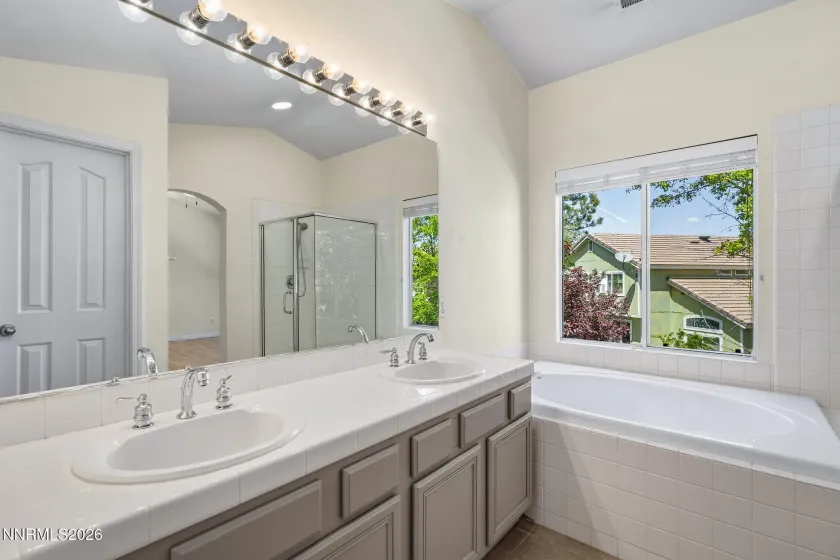 4695 Hydepark, Reno, Nevada 89502, 3 Bedrooms Bedrooms, ,3 BathroomsBathrooms,Residential,Residential,Hydepark,260005523