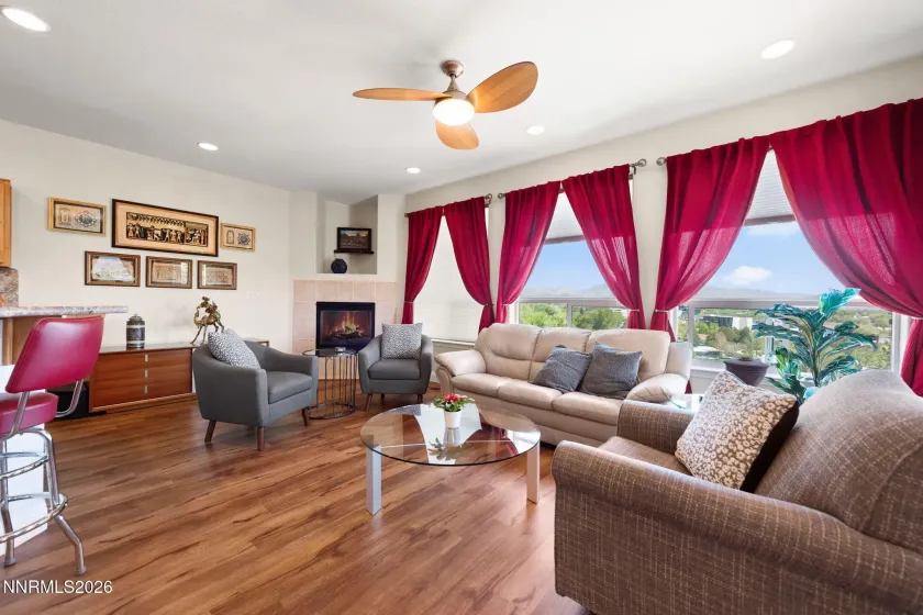 1350 Thompson, Carson City, Nevada 89703, 3 Bedrooms Bedrooms, ,3 BathroomsBathrooms,Residential,Residential,Thompson,260005525