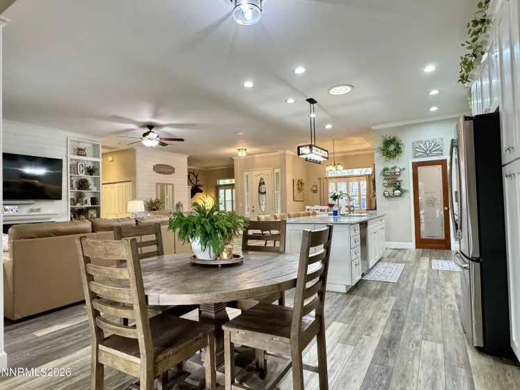 Kitchen dining
