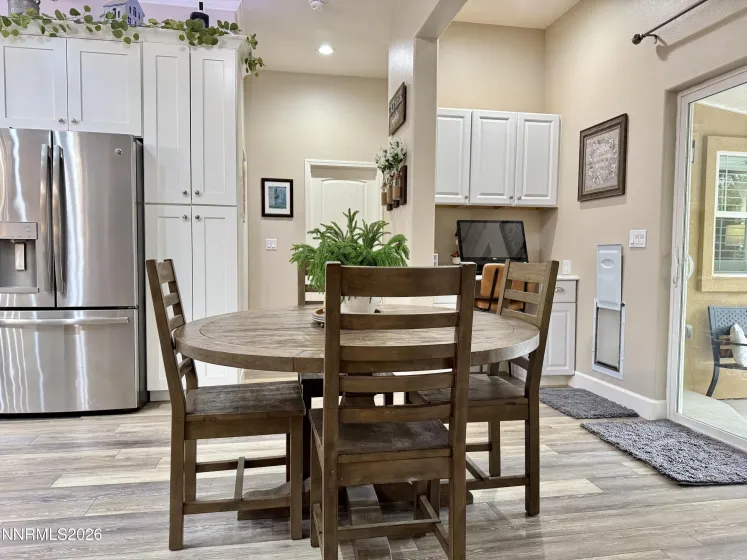Kitchen dining