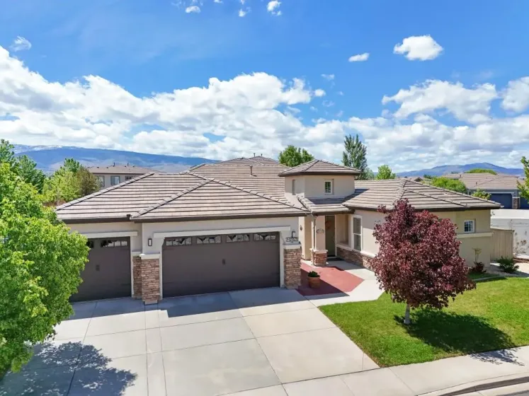 10555 Hampton Creek, Reno, Nevada 89521, 5 Bedrooms Bedrooms, ,3 BathroomsBathrooms,Residential,Residential,Hampton Creek,260005551