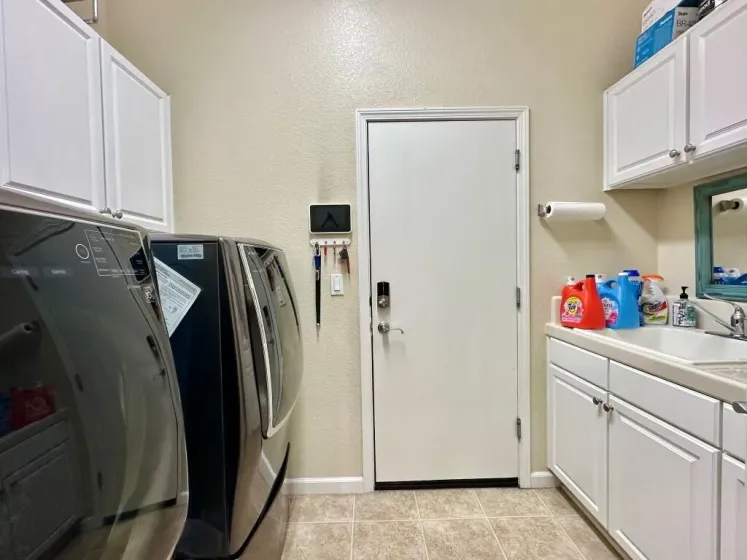 10555 Hampton Creek, Reno, Nevada 89521, 5 Bedrooms Bedrooms, ,3 BathroomsBathrooms,Residential,Residential,Hampton Creek,260005551