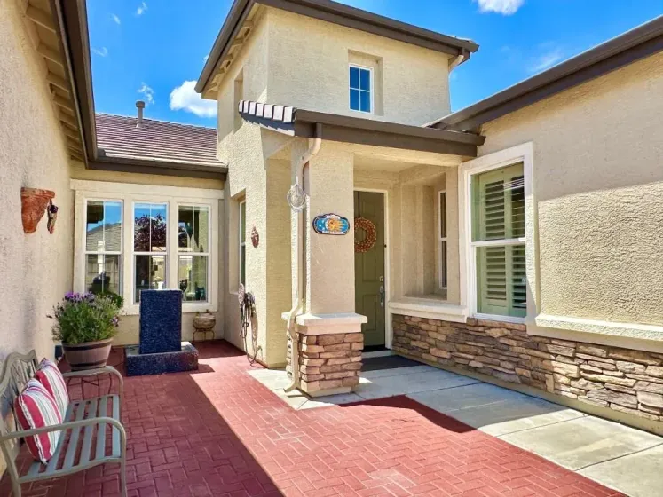 10555 Hampton Creek, Reno, Nevada 89521, 5 Bedrooms Bedrooms, ,3 BathroomsBathrooms,Residential,Residential,Hampton Creek,260005551