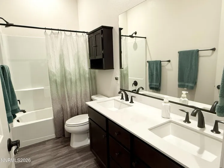 7885 Navasota, Sparks, Nevada 89436, 3 Bedrooms Bedrooms, ,2 BathroomsBathrooms,Residential,Residential,Navasota,260005556