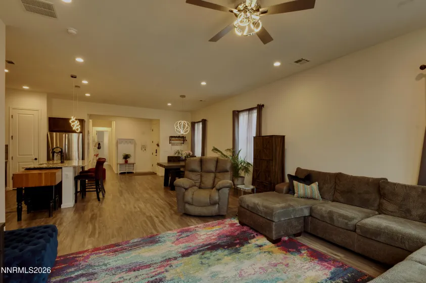 7885 Navasota, Sparks, Nevada 89436, 3 Bedrooms Bedrooms, ,2 BathroomsBathrooms,Residential,Residential,Navasota,260005556