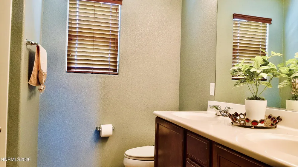 11590 Rivolli, Reno, Nevada 89521, 4 Bedrooms Bedrooms, ,3 BathroomsBathrooms,Residential Lease,Manufactured,Rivolli,260005560
