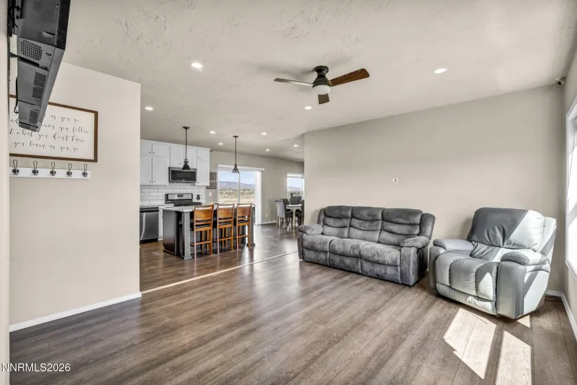 18 Kelsey, Dayton, Nevada 89403, 4 Bedrooms Bedrooms, ,2 BathroomsBathrooms,Residential,Residential,Kelsey,260005564