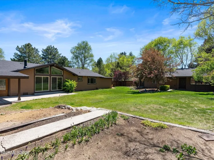 232 Beverly, Gardnerville, Nevada 89460, 5 Bedrooms Bedrooms, ,3 BathroomsBathrooms,Residential,Residential,Beverly,260005567