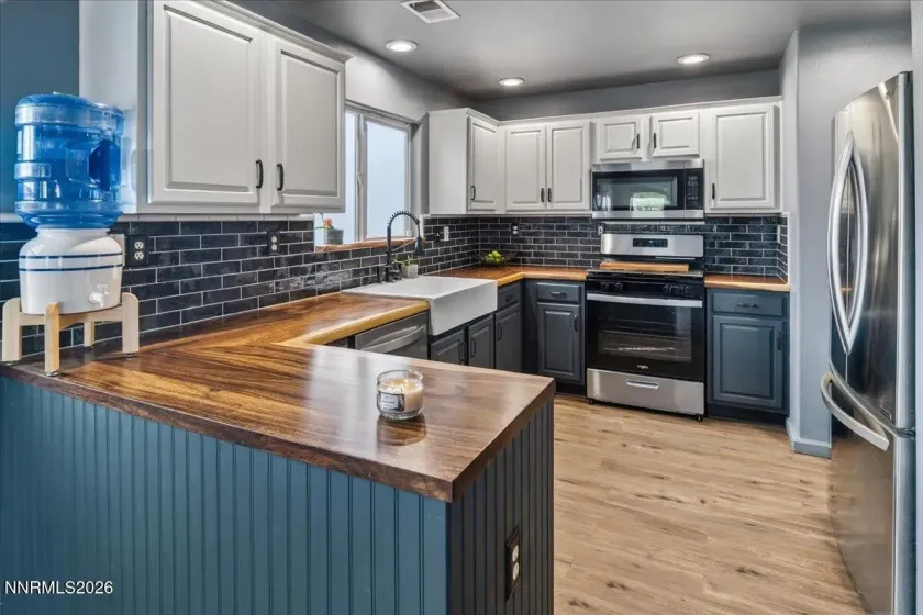 1347 Scarlet Oak, Gardnerville, Nevada 89410, 3 Bedrooms Bedrooms, ,3 BathroomsBathrooms,Residential,Residential,Scarlet Oak,260005568