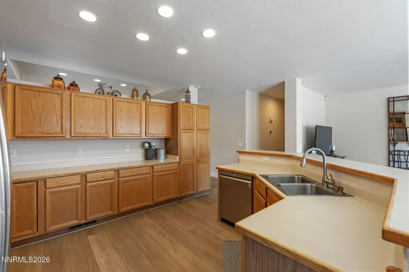 3326 Snake River, Reno, Nevada 89503, 3 Bedrooms Bedrooms, ,2 BathroomsBathrooms,Residential,Residential,Snake River,260005570