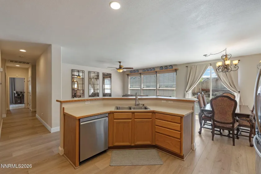 3326 Snake River, Reno, Nevada 89503, 3 Bedrooms Bedrooms, ,2 BathroomsBathrooms,Residential,Residential,Snake River,260005570