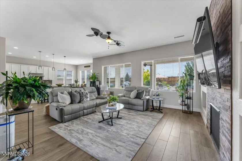 11785 Valley Crest, Sparks, Nevada 89441, 3 Bedrooms Bedrooms, ,4 BathroomsBathrooms,Residential,Residential,Valley Crest,260005580