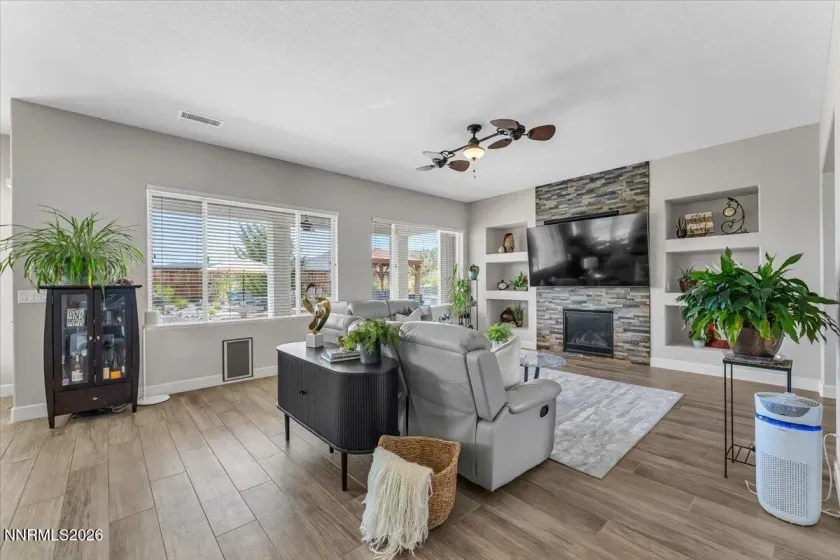 11785 Valley Crest, Sparks, Nevada 89441, 3 Bedrooms Bedrooms, ,4 BathroomsBathrooms,Residential,Residential,Valley Crest,260005580