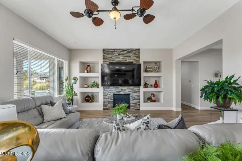 11785 Valley Crest, Sparks, Nevada 89441, 3 Bedrooms Bedrooms, ,4 BathroomsBathrooms,Residential,Residential,Valley Crest,260005580
