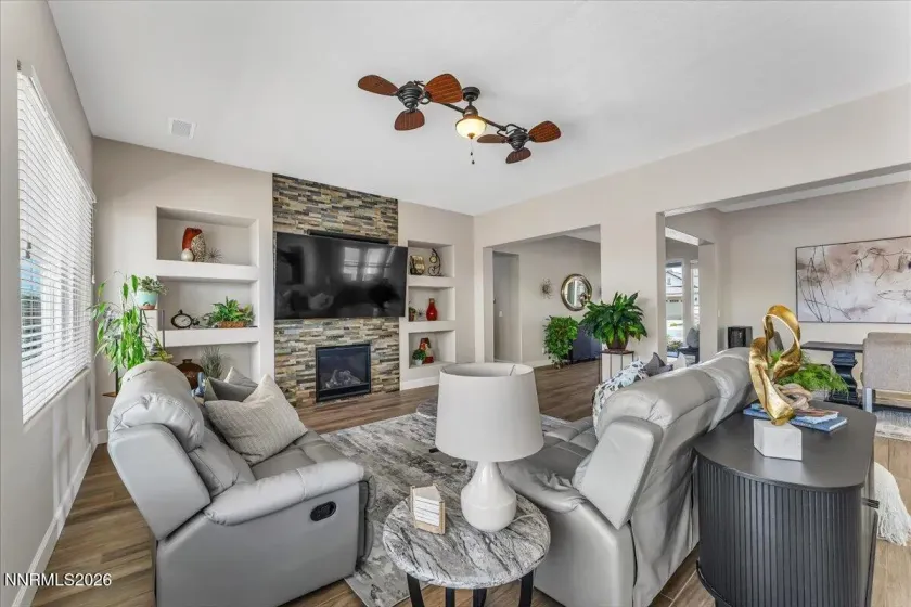 11785 Valley Crest, Sparks, Nevada 89441, 3 Bedrooms Bedrooms, ,4 BathroomsBathrooms,Residential,Residential,Valley Crest,260005580