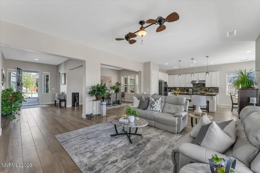 11785 Valley Crest, Sparks, Nevada 89441, 3 Bedrooms Bedrooms, ,4 BathroomsBathrooms,Residential,Residential,Valley Crest,260005580
