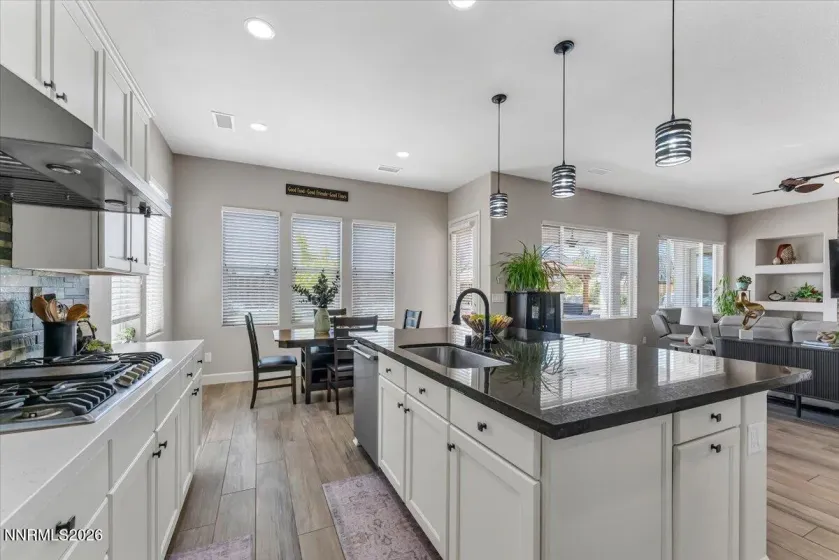11785 Valley Crest, Sparks, Nevada 89441, 3 Bedrooms Bedrooms, ,4 BathroomsBathrooms,Residential,Residential,Valley Crest,260005580