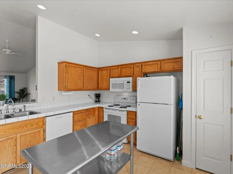 2215 Ellice, Fernley, Nevada 89408, 3 Bedrooms Bedrooms, ,2 BathroomsBathrooms,Residential,Residential,Ellice,260005586