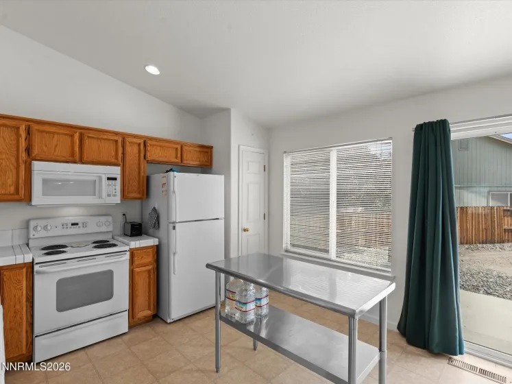 2215 Ellice, Fernley, Nevada 89408, 3 Bedrooms Bedrooms, ,2 BathroomsBathrooms,Residential,Residential,Ellice,260005586