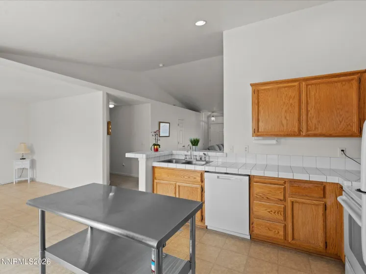 2215 Ellice, Fernley, Nevada 89408, 3 Bedrooms Bedrooms, ,2 BathroomsBathrooms,Residential,Residential,Ellice,260005586