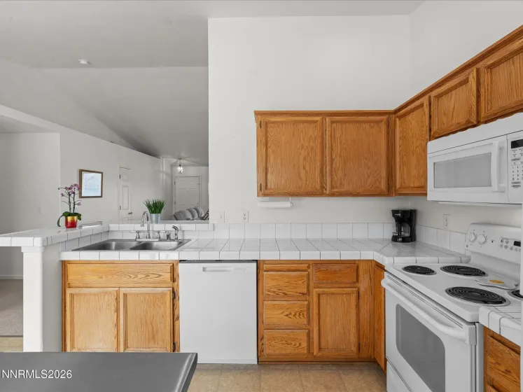 2215 Ellice, Fernley, Nevada 89408, 3 Bedrooms Bedrooms, ,2 BathroomsBathrooms,Residential,Residential,Ellice,260005586