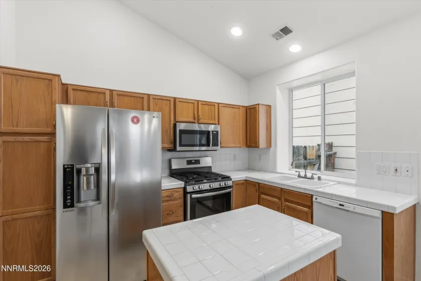 3689 Heron's Landing, Reno, Nevada 89502, 2 Bedrooms Bedrooms, ,2 BathroomsBathrooms,Residential,Residential,Heron's Landing,260005588