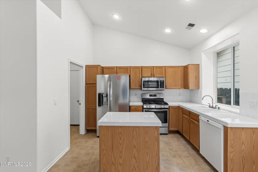 3689 Heron's Landing, Reno, Nevada 89502, 2 Bedrooms Bedrooms, ,2 BathroomsBathrooms,Residential,Residential,Heron's Landing,260005588