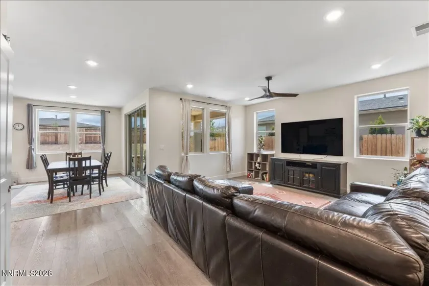 2312 Millville, Sparks, Nevada 89441, 3 Bedrooms Bedrooms, ,3 BathroomsBathrooms,Residential,Residential,Millville,260005596