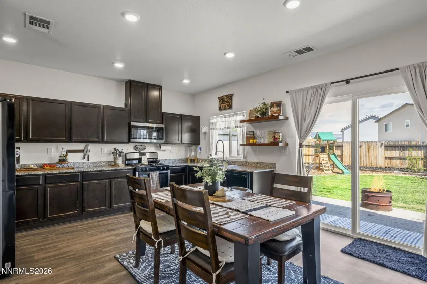 6754 Coyote Call, Sparks, Nevada 89436, 3 Bedrooms Bedrooms, ,3 BathroomsBathrooms,Residential,Residential,Coyote Call,260005600