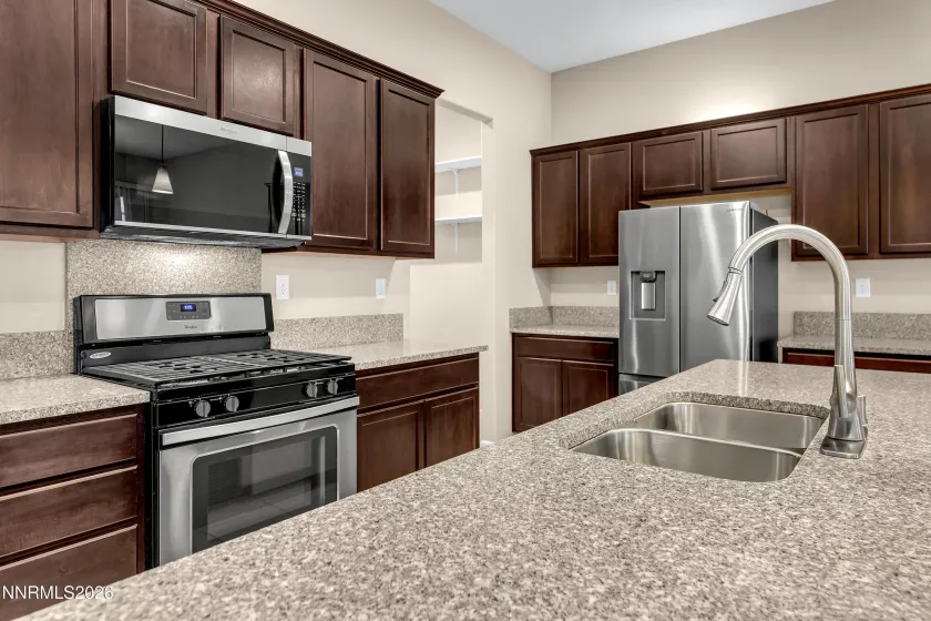9670 Avitara, Reno, Nevada 89521, 3 Bedrooms Bedrooms, ,3 BathroomsBathrooms,Residential,Residential,Avitara,260005607