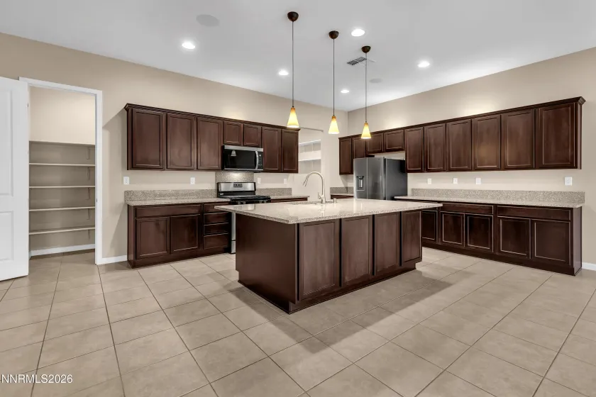 9670 Avitara, Reno, Nevada 89521, 3 Bedrooms Bedrooms, ,3 BathroomsBathrooms,Residential,Residential,Avitara,260005607