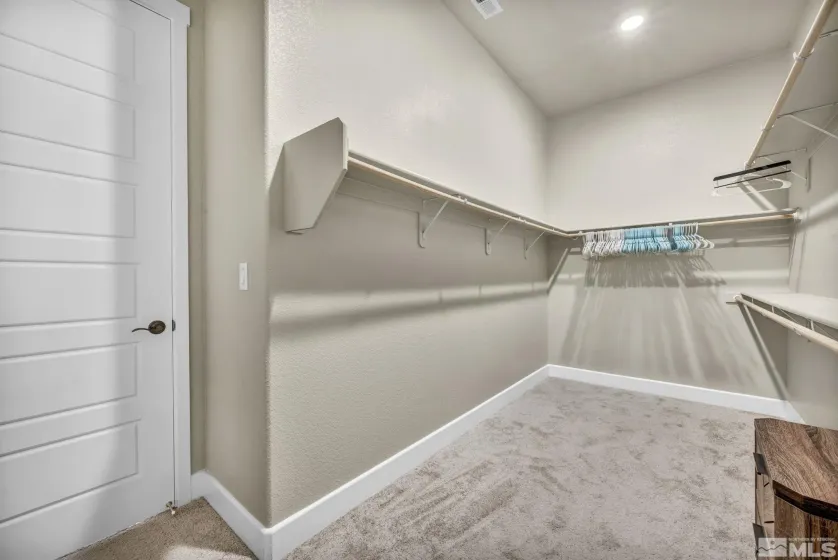 1237 Crawford Crk, Reno, Nevada 89521, 4 Bedrooms Bedrooms, ,3 BathroomsBathrooms,Residential Lease,Manufactured,Crawford Crk,260005619